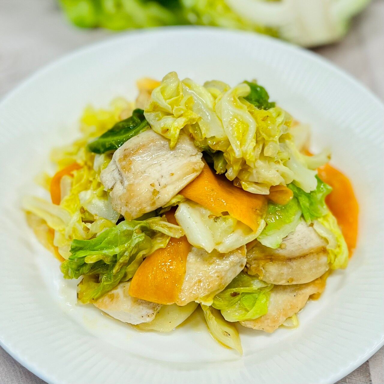 鶏むね肉とキャベツの胡麻ドレ炒め