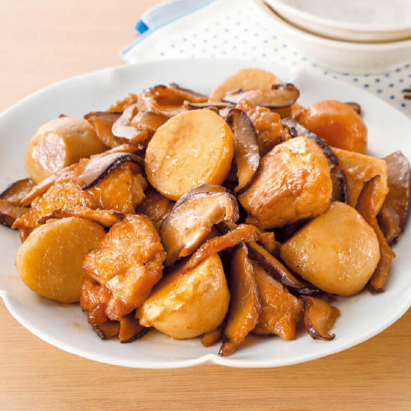 旨味がじゅわ！椎茸と鶏肉と里芋の炒め煮