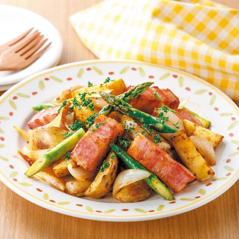 ブロックベーコンと春野菜の炒め物