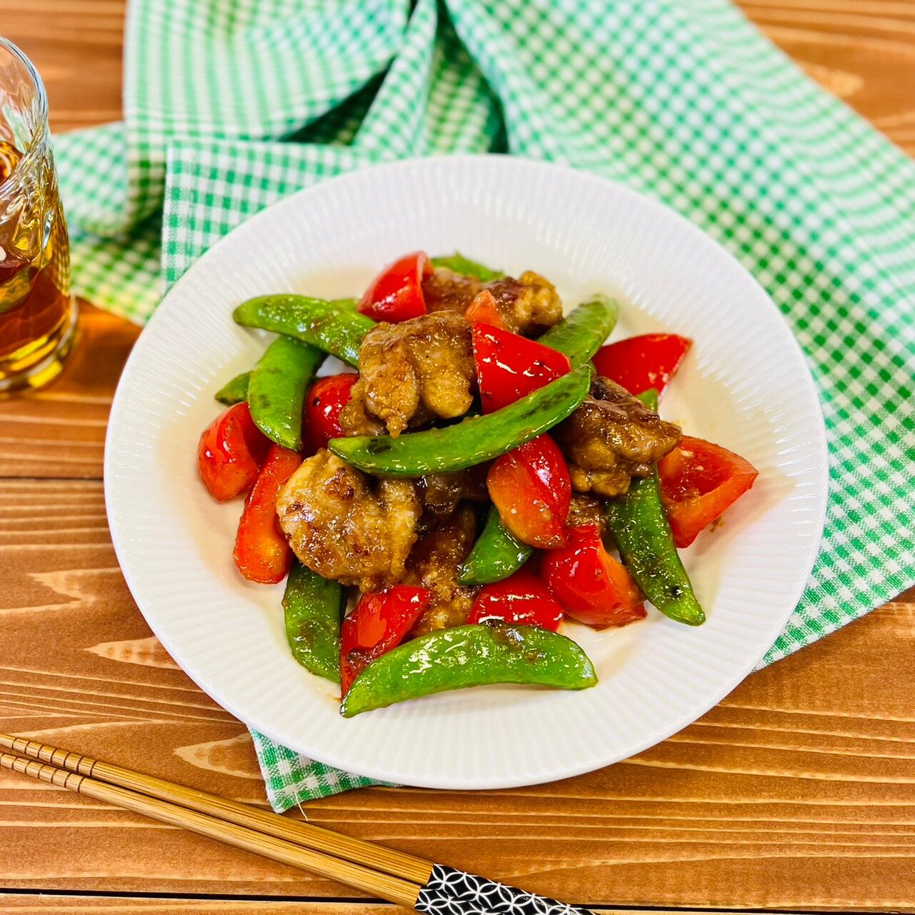 スナップエンドウと鶏肉のオイマヨ炒め