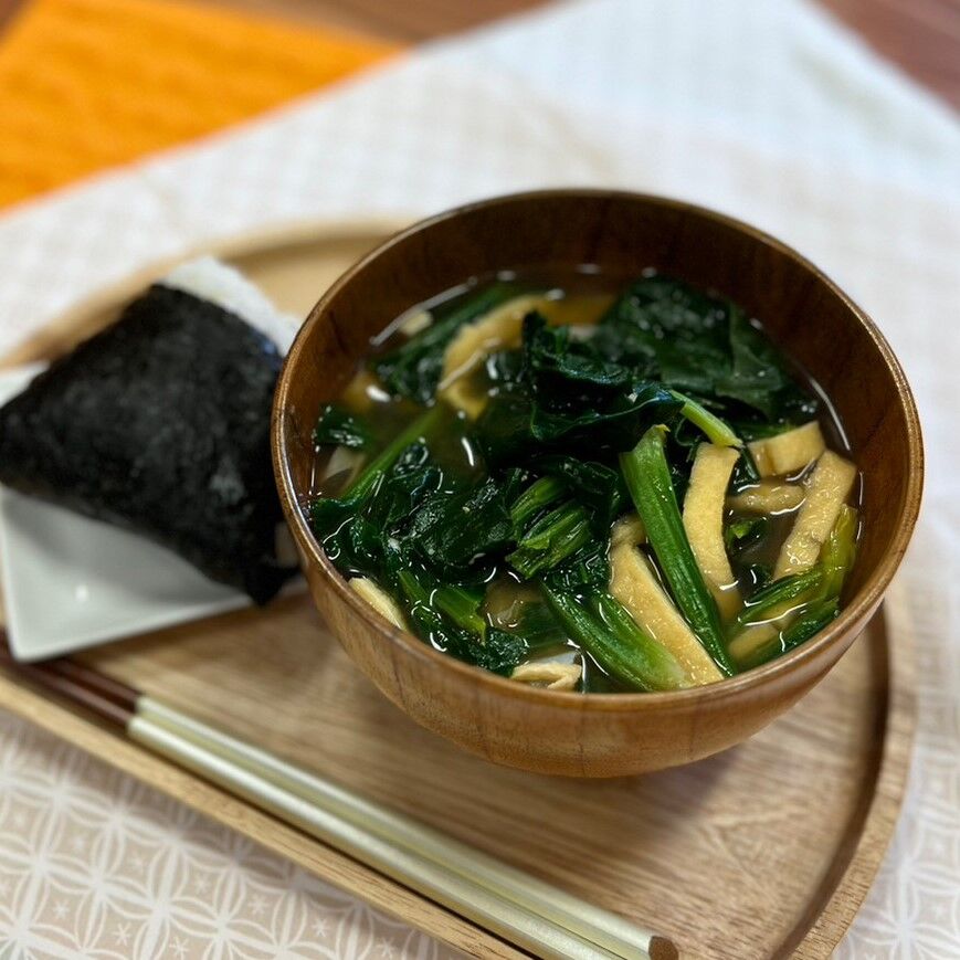 ほうれん草と油揚げの味噌汁